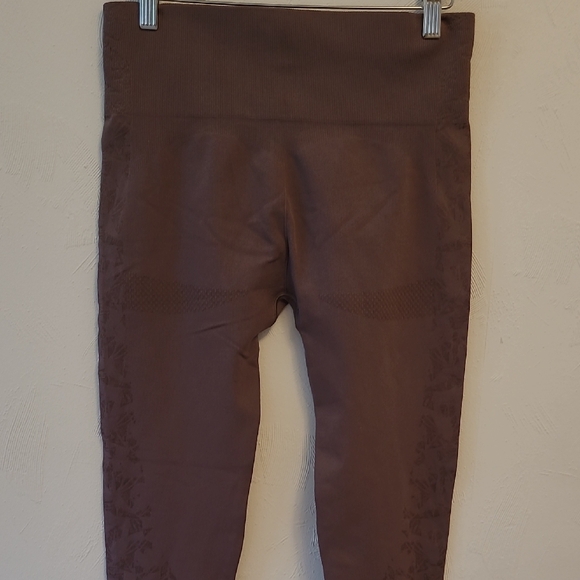 Gymshark Women's Mauve Leggings - Picture 11 of 11